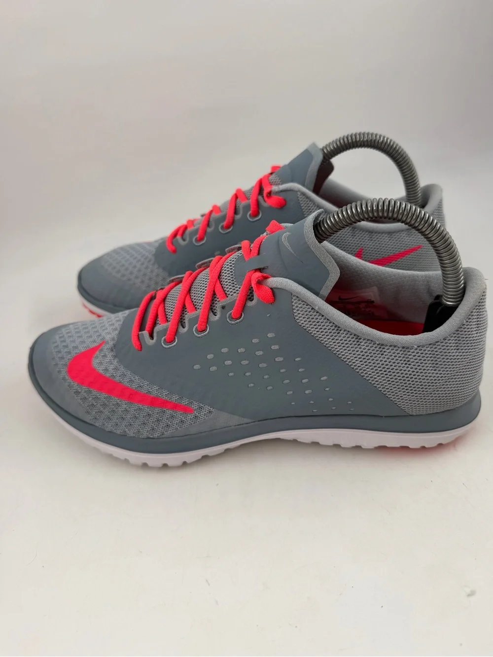 Nike Women’s FS Lite Run 2 -SZ 8.5- Grey 684667-003 Running Shoes - LIKE NEW